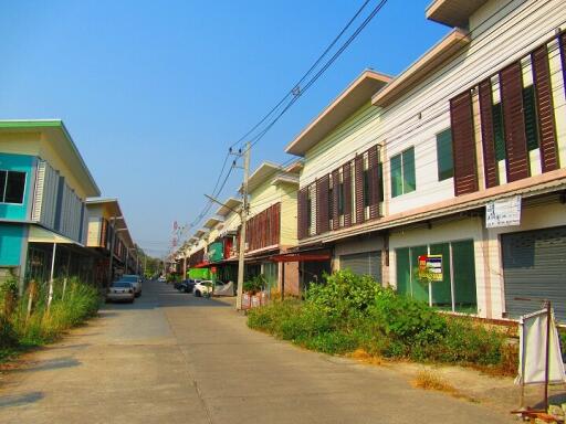 76 Sqm., 2 Beds, 1 Bath Townhouse listed for ฿ 2,375,000.