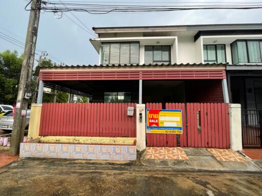 99 Sqm., 3 Beds, 2 Baths Townhouse listed for ฿ 2,375,000.