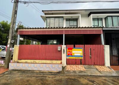 99 Sqm., 3 Beds, 2 Baths Townhouse listed for ฿ 2,375,000.