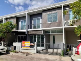 70 Sqm., 3 Beds, 2 Baths Townhouse listed for ฿ 2,615,000.