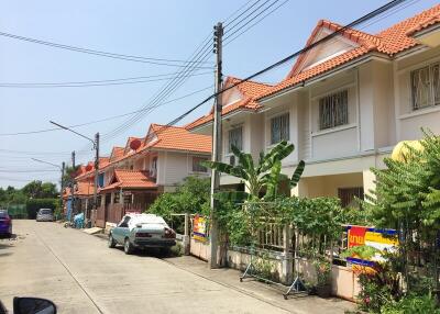 168 Sqm., 2 Beds, 2 Baths Townhouse listed for ฿ 2,328,000.