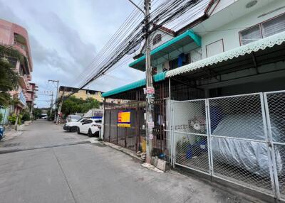 88 Sqm., 2 Beds, 1 Bath Townhouse listed for ฿ 2,520,000.