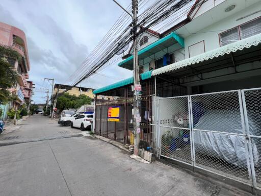 88 Sqm., 2 Beds, 1 Bath Townhouse listed for ฿ 2,520,000.
