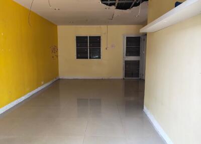 84 Sqm., 3 Beds, 2 Baths Townhouse listed for ฿ 2,280,000.