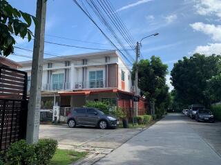 99 Sqm., 2 Beds, 1 Bath Townhouse listed for ฿ 2,280,000.