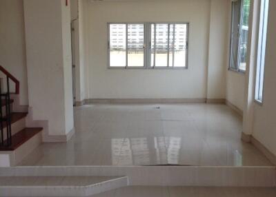 121 Sqm., 2 Beds, 1 Bath Townhouse listed for ฿ 2,280,000.