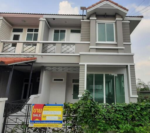 121 Sqm., 2 Beds, 1 Bath Townhouse listed for ฿ 2,280,000.