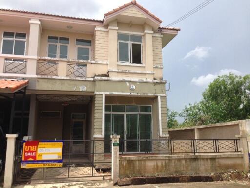 121 Sqm., 2 Beds, 1 Bath Townhouse listed for ฿ 2,280,000.