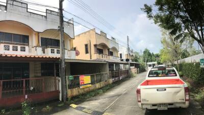 101 Sqm., 2 Beds, 1 Bath Townhouse listed for ฿ 2,520,000.