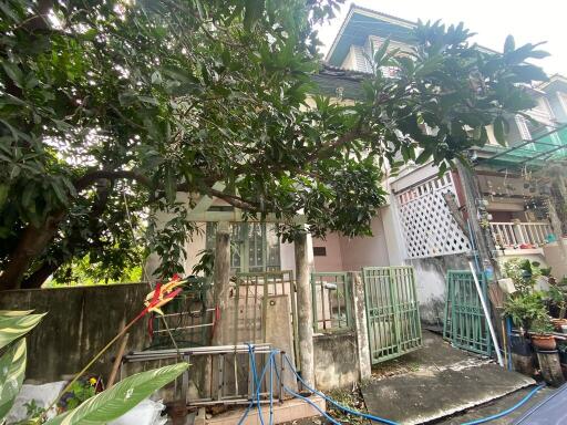 130 Sqm., 3 Beds, 2 Baths Townhouse listed for ฿ 2,280,000.