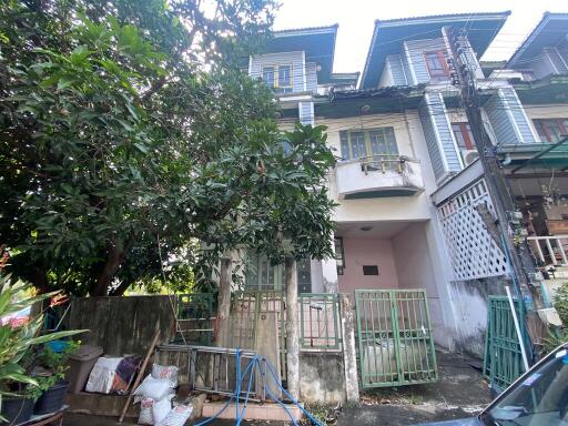 130 Sqm., 3 Beds, 2 Baths Townhouse listed for ฿ 2,280,000.