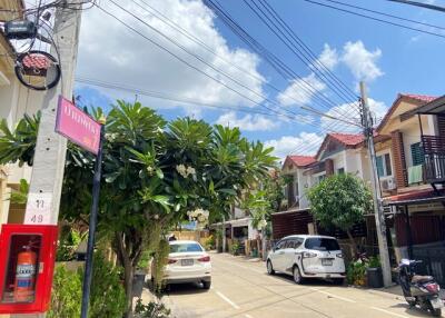 80 Sqm., 2 Beds, 1 Bath Townhouse listed for ฿ 2,280,000.