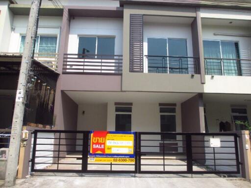 84 Sqm., 3 Beds, 2 Baths Townhouse listed for ฿ 2,520,000.