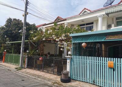 120 Sqm., 2 Beds, 1 Bath Townhouse listed for ฿ 2,280,000.