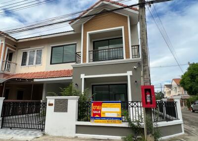 113 Sqm., 2 Beds, 1 Bath Townhouse listed for ฿ 1,990,000.