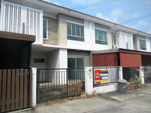 75 Sqm., 3 Beds, 2 Baths Townhouse listed for ฿ 2,000,000.