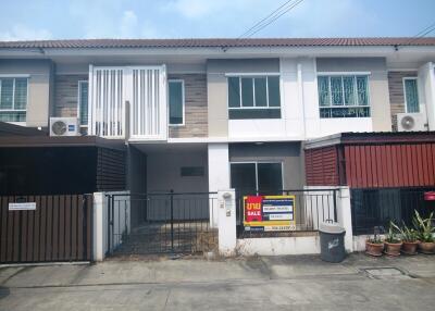 75 Sqm., 3 Beds, 2 Baths Townhouse listed for ฿ 2,000,000.