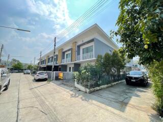 108 Sqm., 2 Beds, 2 Baths Townhouse listed for ฿ 1,900,000.