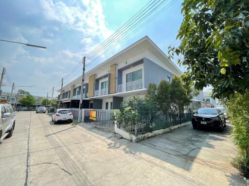 108 Sqm., 2 Beds, 2 Baths Townhouse listed for ฿ 1,900,000.