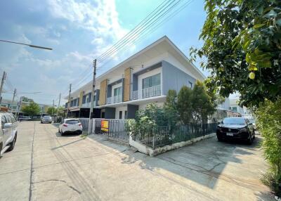 108 Sqm., 2 Beds, 2 Baths Townhouse listed for ฿ 1,900,000.
