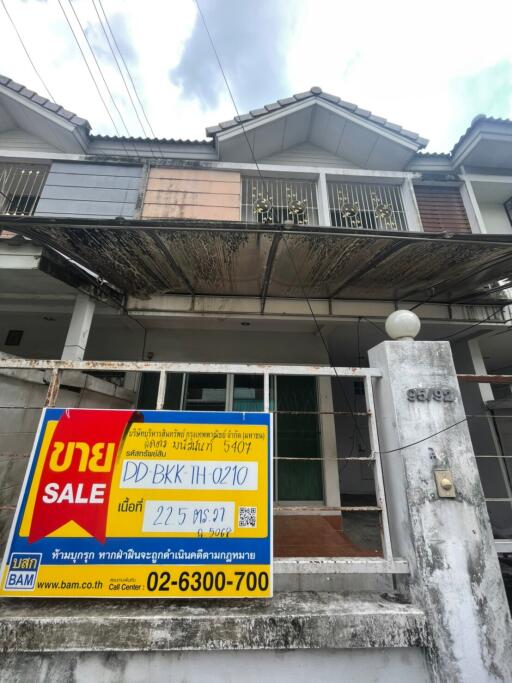 90 Sqm., 2 Beds, 1 Bath Townhouse listed for ฿ 2,185,000.