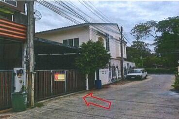 152 Sqm., 2 Beds, 1 Bath Townhouse listed for ฿ 2,415,000.