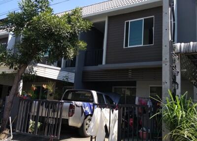 84 Sqm., 2 Beds, 1 Bath Townhouse listed for ฿ 2,185,000.