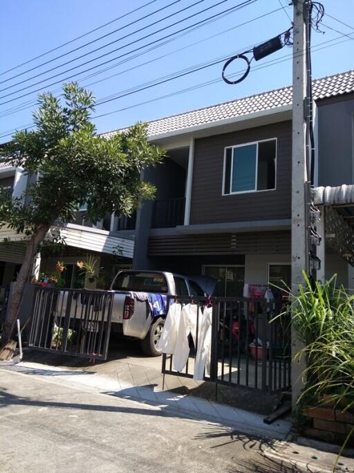 84 Sqm., 2 Beds, 1 Bath Townhouse listed for ฿ 2,185,000.