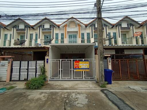 80 Sqm., 2 Beds, 1 Bath Townhouse listed for ฿ 2,363,000.