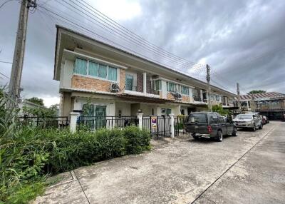 110 Sqm., 2 Beds, 1 Bath Townhouse listed for ฿ 2,310,000.