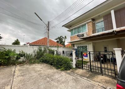 110 Sqm., 2 Beds, 1 Bath Townhouse listed for ฿ 2,310,000.
