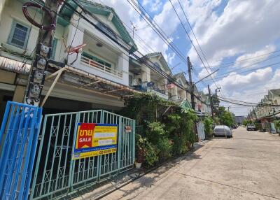 82 Sqm., 2 Beds, 1 Bath Townhouse listed for ฿ 2,090,000.
