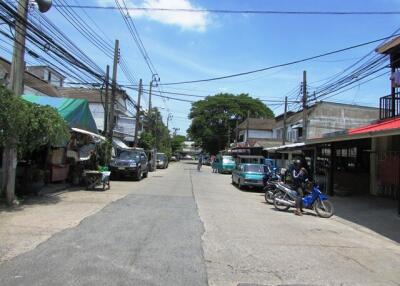 64 Sqm., 2 Beds, 1 Bath Townhouse listed for ฿ 2,090,000.