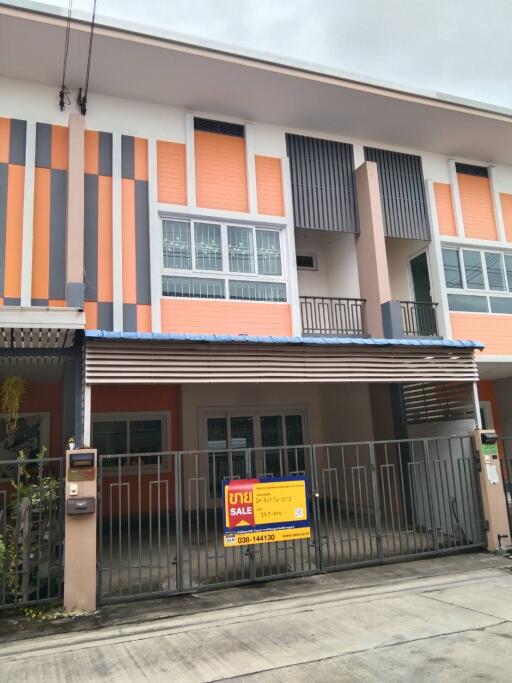 104 Sqm., 2 Beds, 1 Bath Townhouse listed for ฿ 1,600,000.