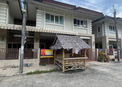 100 Sqm., 3 Beds, 2 Baths Townhouse listed for ฿ 2,090,000.