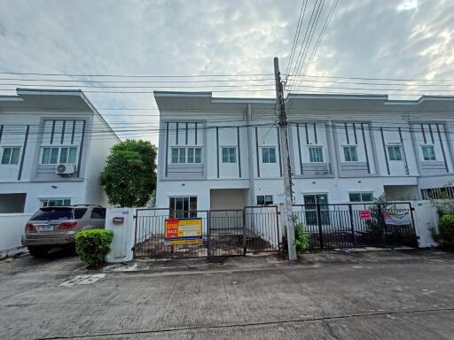 87 Sqm., 3 Beds, 2 Baths Townhouse listed for ฿ 2,090,000.