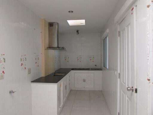 76 Sqm., 2 Beds, 1 Bath Townhouse listed for ฿ 2,310,000.
