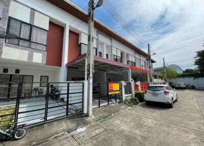79 Sqm., 2 Beds, 1 Bath Townhouse listed for ฿ 2,090,000.