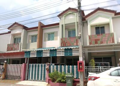 68 Sqm., 2 Beds, 1 Bath Townhouse listed for ฿ 2,258,000.
