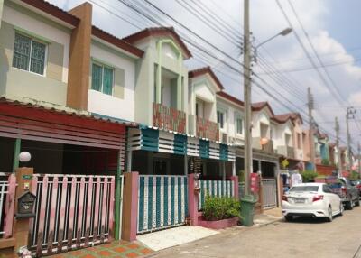 68 Sqm., 2 Beds, 1 Bath Townhouse listed for ฿ 2,258,000.