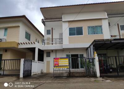 98 Sqm., 3 Beds, 1 Bath Townhouse listed for ฿ 1,995,000.