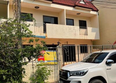 90 Sqm., 2 Beds, 2 Baths Townhouse listed for ฿ 2,205,000.
