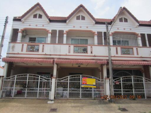 90 Sqm., 2 Beds, 1 Bath Townhouse listed for ฿ 1,995,000.