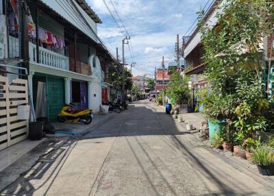 76 Sqm., 2 Beds, 1 Bath Townhouse listed for ฿ 1,995,000.