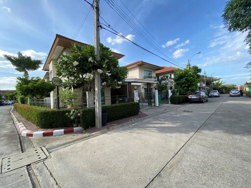 124 Sqm., 2 Beds, 1 Bath Townhouse listed for ฿ 1,995,000.