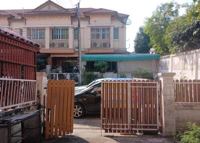 111 Sqm., 2 Beds, 2 Baths Townhouse listed for ฿ 2,205,000.
