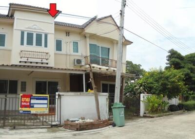 88 Sqm., 3 Beds, 2 Baths Townhouse listed for ฿ 2,205,000.