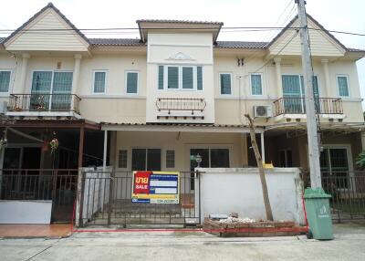 88 Sqm., 3 Beds, 2 Baths Townhouse listed for ฿ 2,205,000.