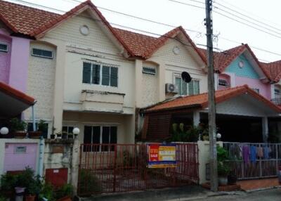 102 Sqm., 2 Beds, 1 Bath Townhouse listed for ฿ 2,205,000.
