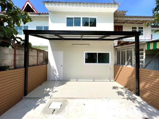 124 Sqm., 2 Beds, 2 Baths Townhouse listed for ฿ 1,995,000.